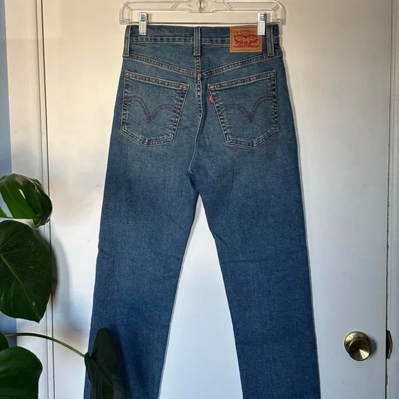 Levi’s wedgie straight jeans - Picture 3 of 4